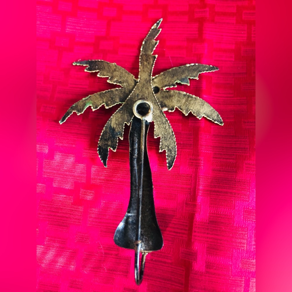 Palm Tree Tin Decorative Hook - Picture 3 of 3
